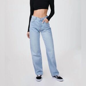 Boyish the ziggy straight leg high waisted jeans with button fly

Size 25